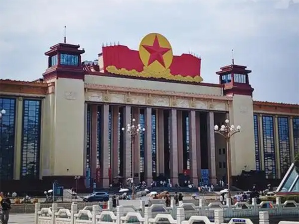 八一廣場(chǎng)展覽中心